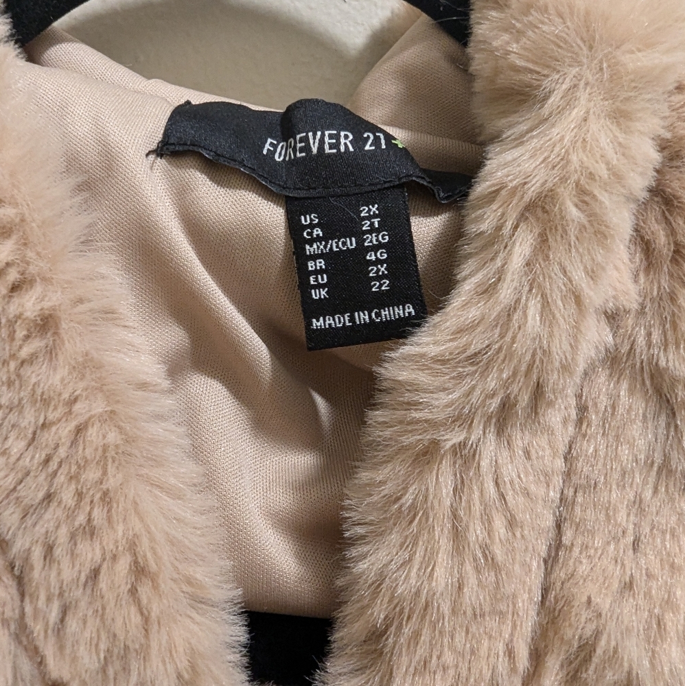 Forever 21 Beige Plush Faux Fur Zip-Up Hoodie Teddy Jacket Women's Plus- 2X - Picture 10 of 16